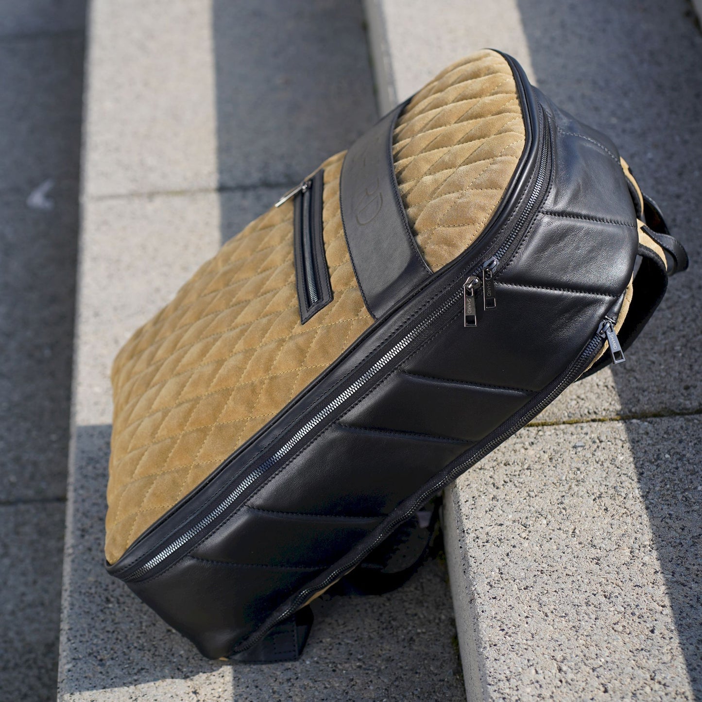 B-BAG s přední kapsou