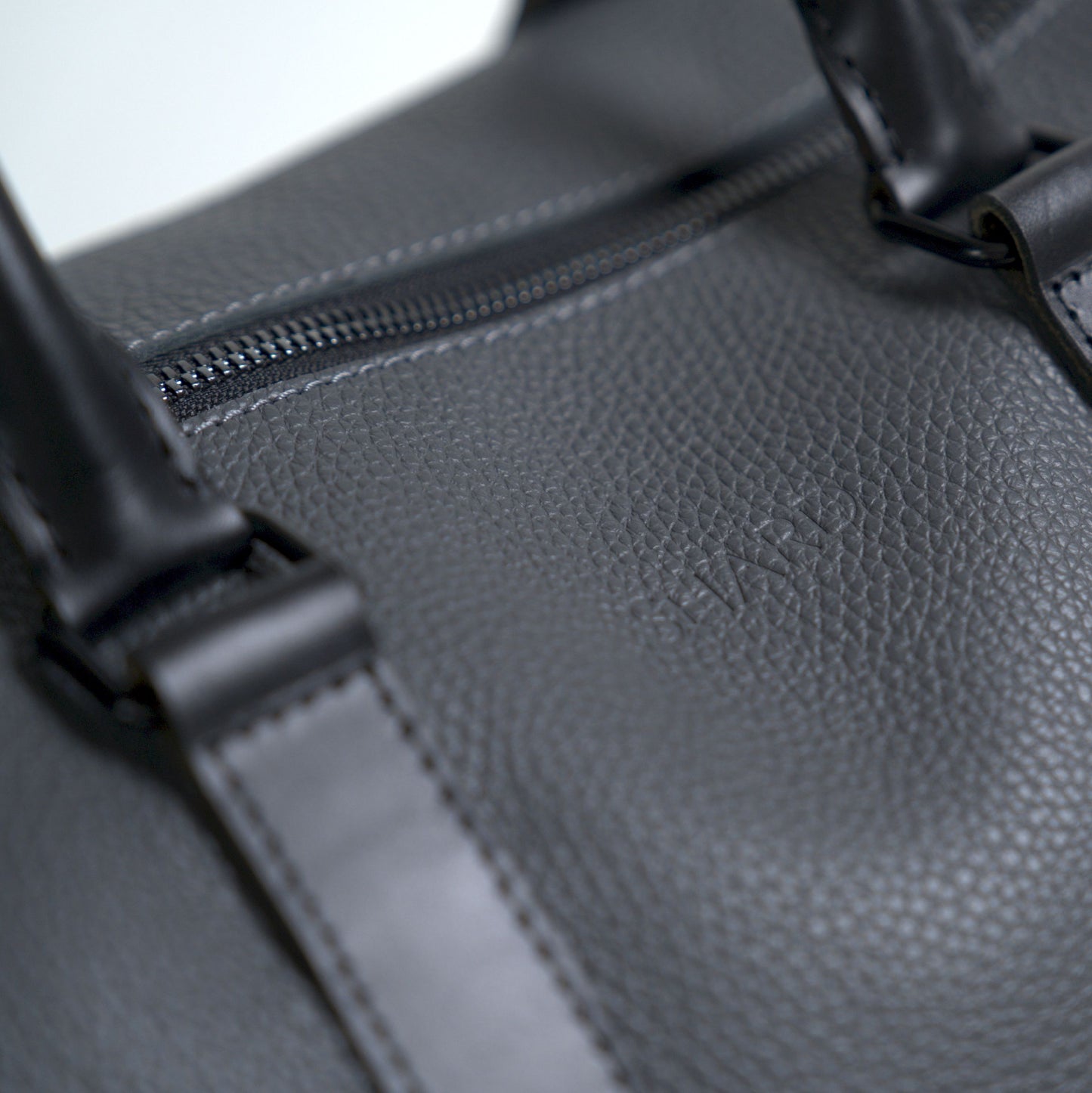 Cestovní taška s popruhem Esence