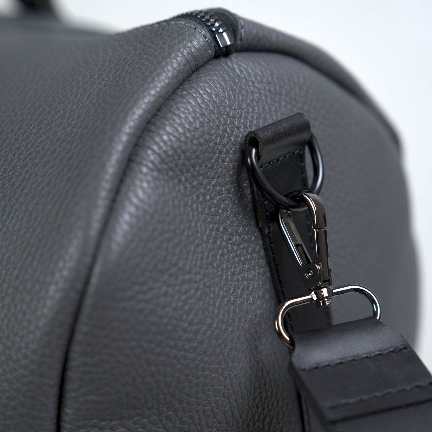 Cestovní taška s popruhem Esence